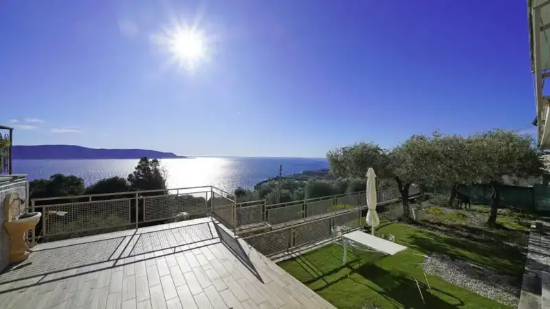 Elegante Casa Singola con Vista Lago a Toscolano Maderno, Toscolano Maderno