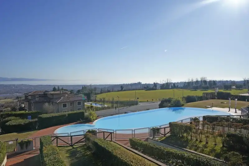 Helle Dreizimmerwohnung mit herrlichem Seeblick in Polpenazze del Garda, Polpenazze del Garda
