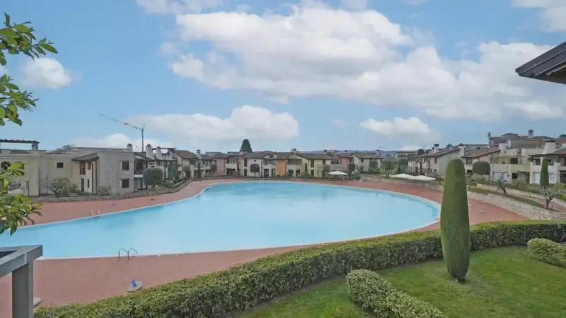 Wohnung mit Terrasse in einer Wohnanlage mit Swimmingpool in Manerba del Garda, Manerba del Garda