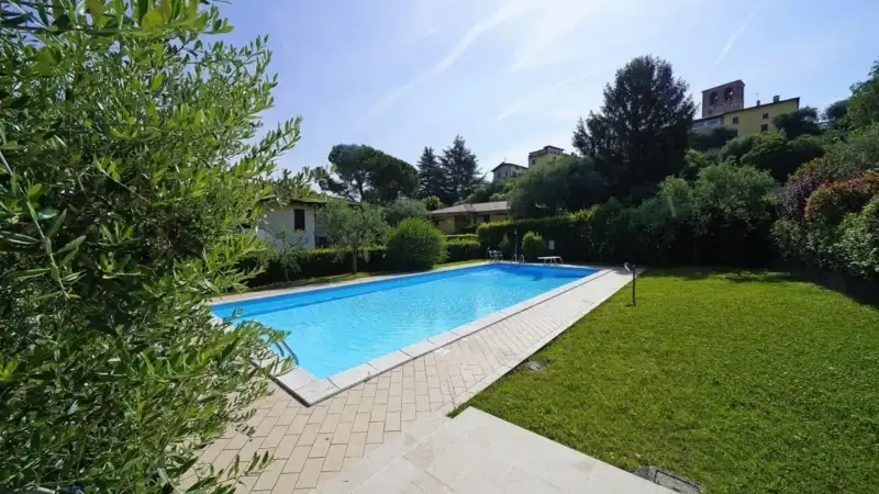 Reihenhaus mit Seeblick und Pool in Manerba del Garda, Manerba del Garda