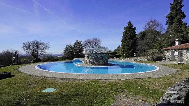 Villa mit Seeblick in Padenghe sul Garda zu verkaufen, Padenghe sul Garda