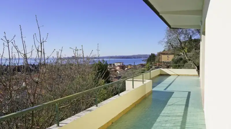 Villa indipendente con vista lago mozzafiato a Sant'Ambrogio, Toscolano Maderno