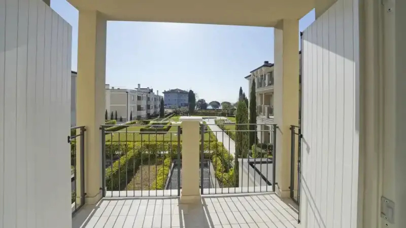 Trilocale esclusivo in residence con piscina a Maderno, a due passi dal Lago, Toscolano Maderno