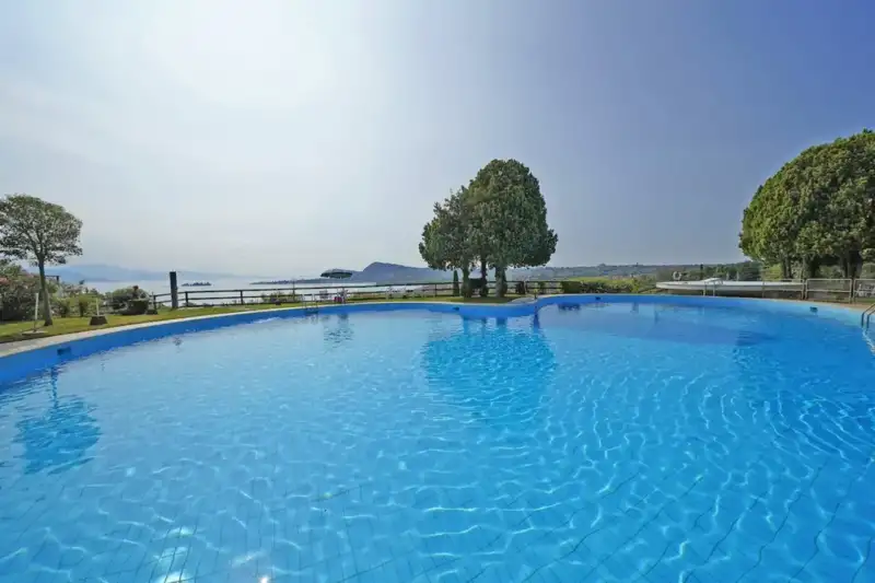 Dreizimmerwohnung mit Seeblick in Wohnanlage in Manerba del Garda, Manerba del Garda