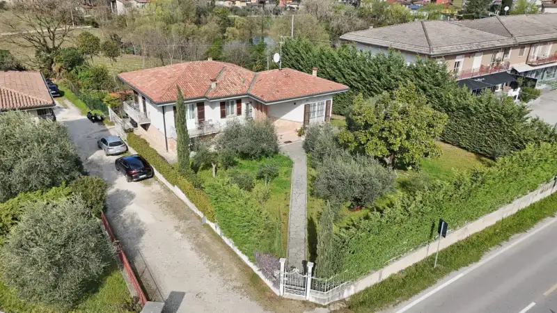 Elegante Einzelvilla zum Verkauf in Ponti sul Mincio, Gardasee, Ponti sul Mincio