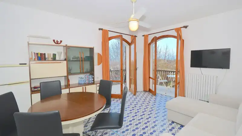 Wohnung mit Terrasse und Pool im Herzen von Peschiera del Garda, Peschiera del Garda