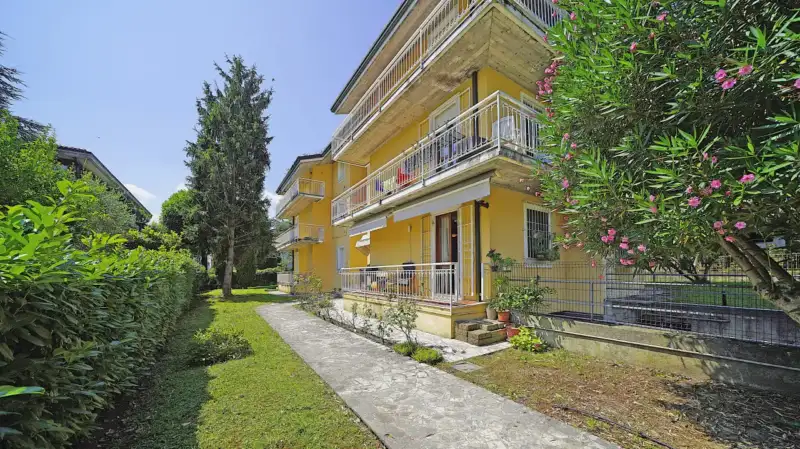 Geräumige Dreizimmerwohnung im Zentrum von Colombare, Sirmione, Sirmione