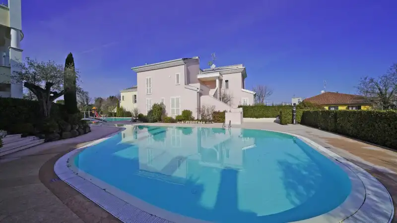 Exklusive Immobilie mit Seeblick zum Verkauf in Peschiera del Garda, Peschiera del Garda