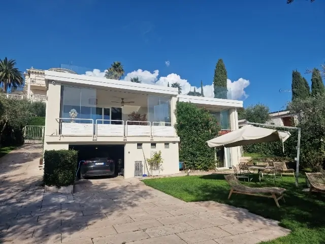 Villa am See mit Garten und Schwimmbad in San Felice del Benaco, San Felice del Benaco