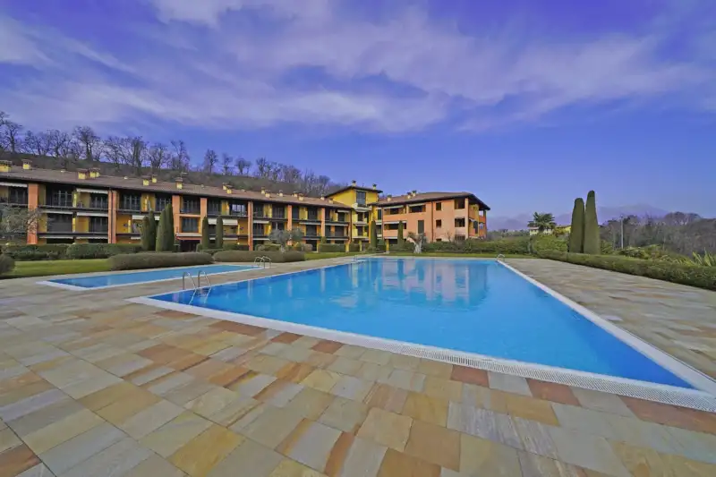 Erdgeschosswohnung in Wohnanlage mit Pool in Puegnago del Garda, Puegnago sul Garda