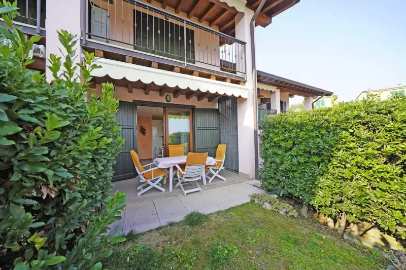 Helle Zweizimmerwohnung in ruhiger Lage mit Schwimmbad in Polpenazze del Garda, Polpenazze del Garda