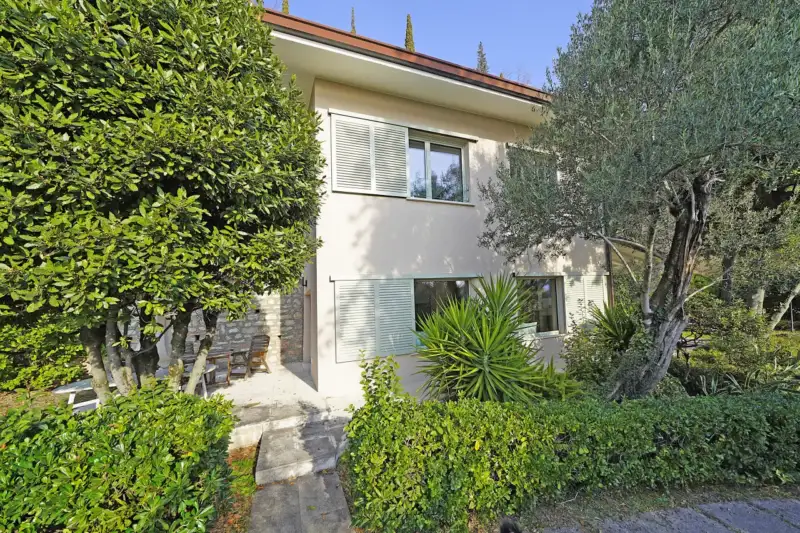 Renoviertes Einfamilienhaus mit Seeblick und Pool in Toscolano, Toscolano Maderno