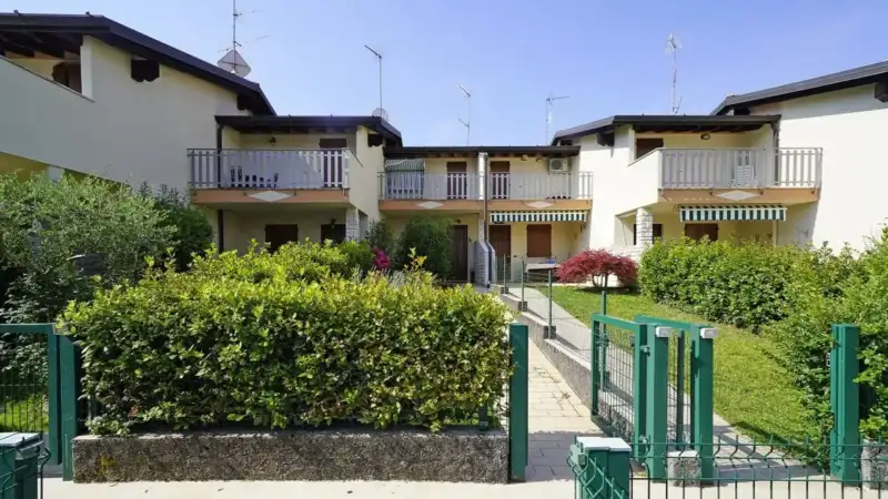 Reihenhaus mit Seeblick und Pool in Manerba del Garda, Manerba del Garda