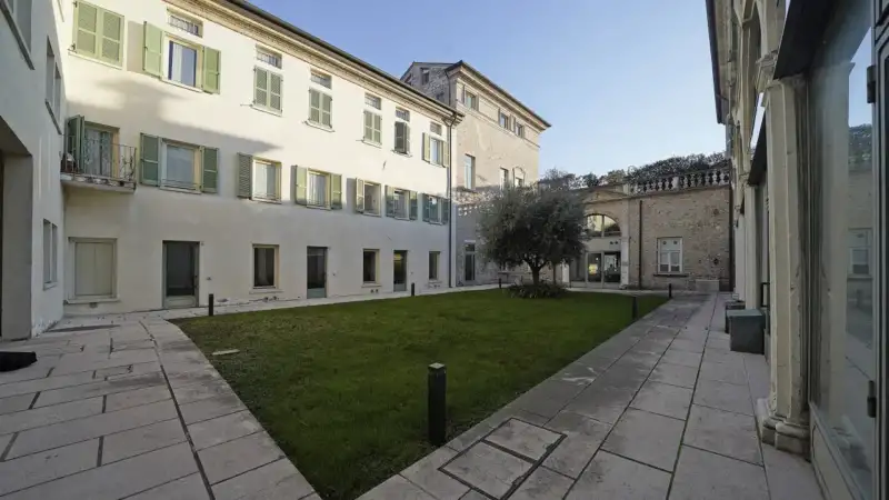 Elegant Attic in the Heart of Castiglione delle Stiviere, Castiglione delle Stiviere