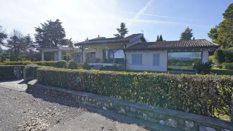 Villa mit Seeblick in Padenghe sul Garda zu verkaufen, Padenghe sul Garda