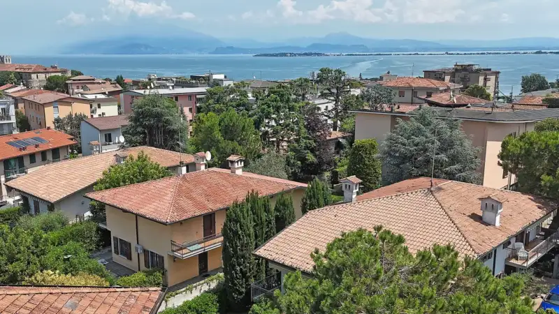 Villa Contemporanea nel Cuore di Desenzano del Garda, Desenzano del Garda