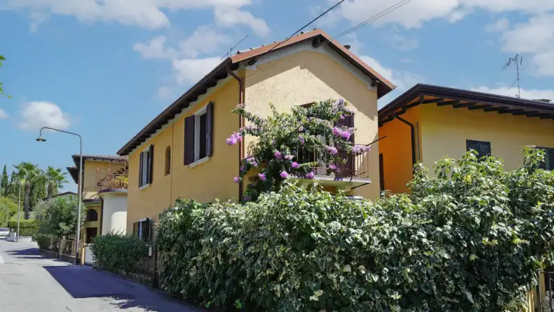 Freistehendes Haus mit privatem Hof in Gardone Riviera, Gardone Riviera