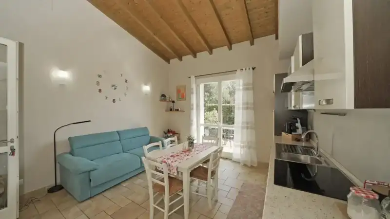 3-Zimmer-Wohnung mit zwei privaten Außenbereichen und Pool in Manerba del Garda, Manerba del Garda