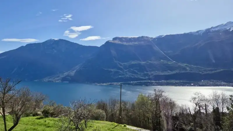 Ampio appartamento con vista lago in vendita ad Ustecchio di Tremosine, Tremosine sul Garda