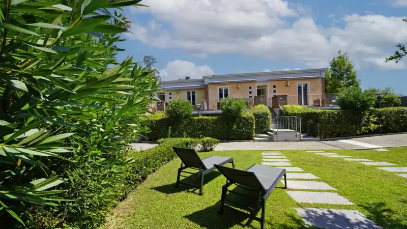 Appartamento al piano terra in residence fronte lago in vendita a Padenghe sul Garda, Padenghe sul Garda