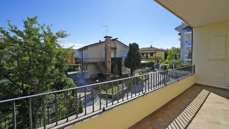 Zweizimmerwohnung mit zwei Bädern im Zentrum von Desenzano del Garda, Desenzano del Garda