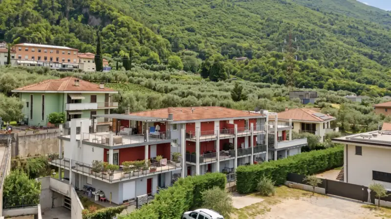 Zweizimmerwohnung mit privatem Garten und Garage in Bolognano, Arco, Arco
