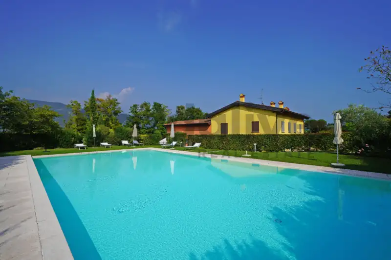 Zweizimmerwohnung in Residenz mit Pool in Salò, Salò