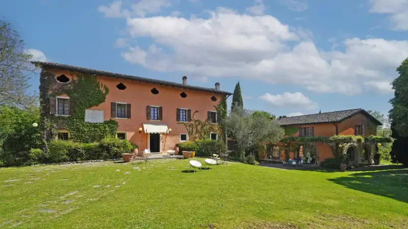 Monzambano, historic villa with private estate for sale, Monzambano