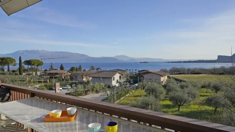 Komplett renovierte Wohnung mit Seeblick in Manerba del Garda, Manerba del Garda