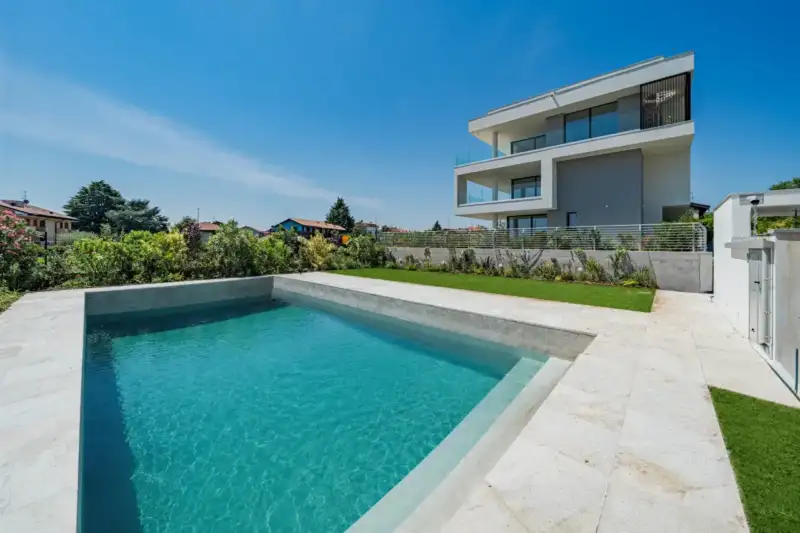 Desenzano del Garda: Exklusive Residenz mit nur 4 Einheiten, Pool und Garage, Desenzano del Garda