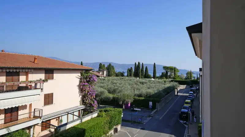 Bilocale al secondo piano con garage nel residence Corte Fasanella a Maderno, Toscolano Maderno