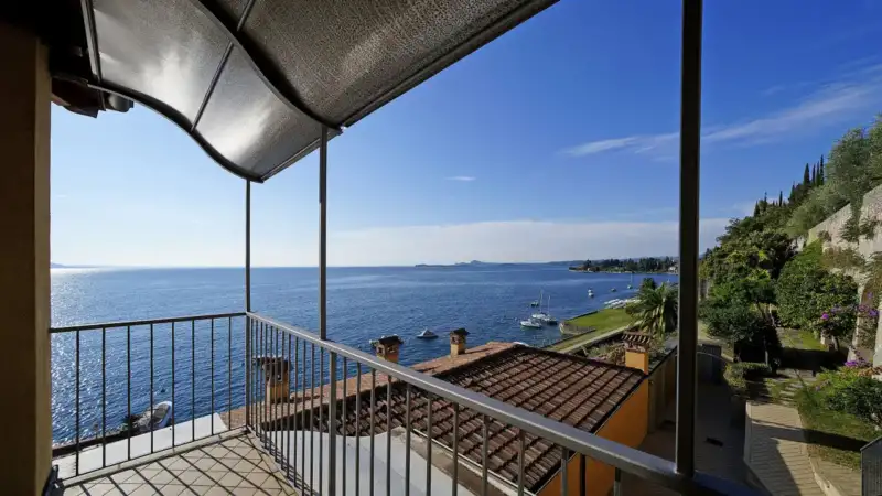 Appartamento con terrazzo e straordinaria vista lago a Maderno, Toscolano Maderno